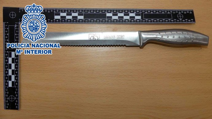 Dos detenidos por asaltar una residencia de estudiantes en Alcoy (Alicante) y amenazar con un cuchillo a residentes