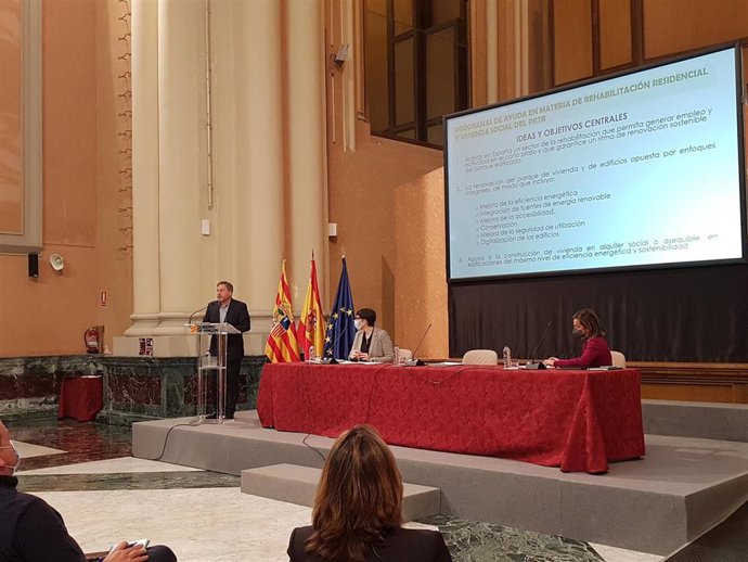 El consejero José Luis Soro ha presentado las ayudas en la Sala de la Corona del Edificio Pignatelli.