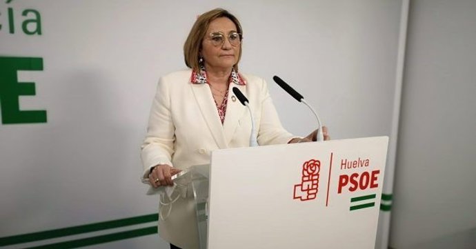 La coordinadora de la Gestora del PSOE de Huelva, diputada portavoz en la Comisión de Agricultura, Pesca y Alimentación en el Congreso, María Luisa Faneca.