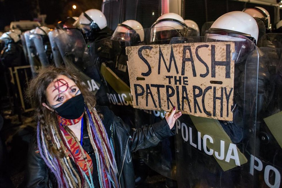 Archivo - Protestas contra la ley del aborto en Varsovia, la capital de Polonia. 