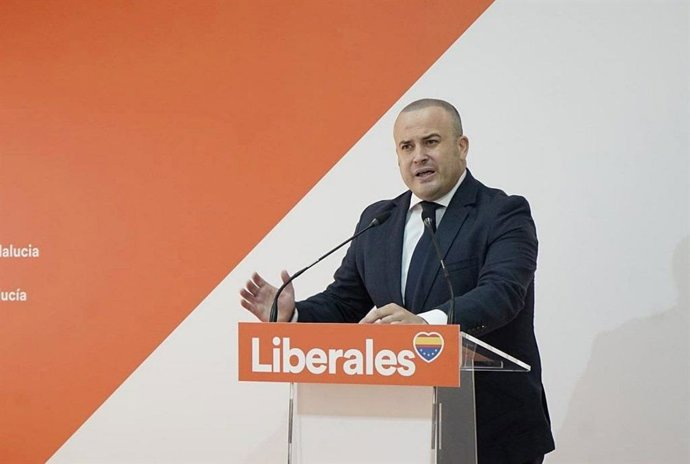 El portavoz adjunto de Cs en el Parlamento de Andalucía, Julio Díaz, este martes en rueda de prensa.