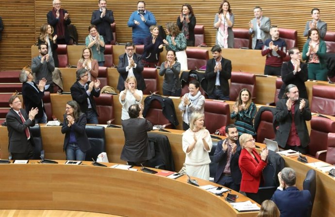 Archivo - Imagen de archivo de una aprobación de los presupuestos de la Generalitat en Les Corts