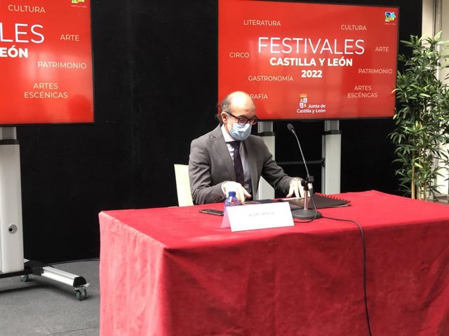 Javier Ortega presenta el calendario de festivales y las ayudas autonómicas para la organización de estos certámenes.