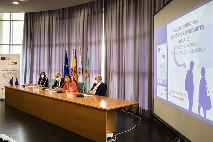La Consejera De Presidencia, Interior, Justicia Y Acción Exterior, Paula Fernández, Interviene En El Diálogo Ciudadano Con Estudiantes De La UC Con Motivo De La Conferencia Sobre El Futuro De Europa