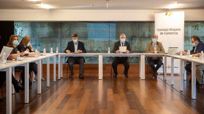 El Consejo Riojano de Comercio acuerda los diez domingos y festivos de apertura de establecimientos comerciales en 2022