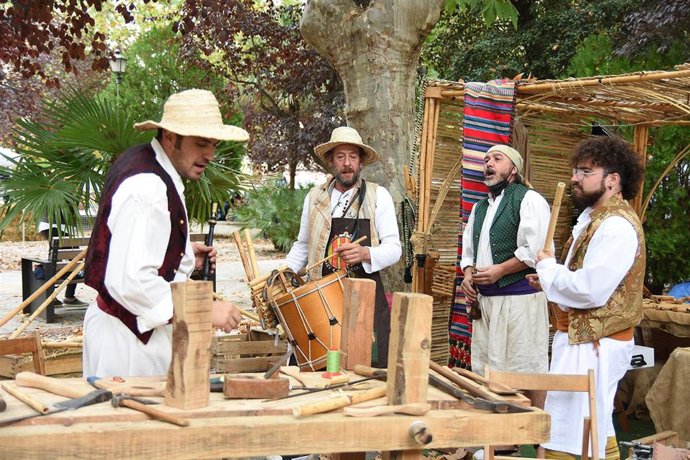 El primer fin de semana de la Fira de Tots Sants de Cocentaina (Alicante) se cierra con más de 360.000 visitantes