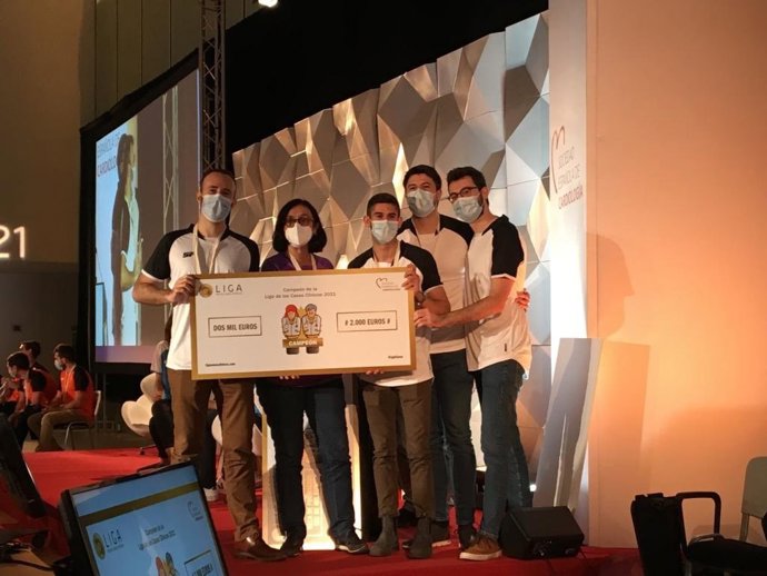 Un equipo de residentes y jóvenes cardiólogos del Clínico de Valncia gana el primer premio en la Liga de Casos Clínicos