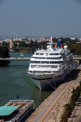 Archivo - Imagen de achivo del crucero Europa atracado en el Muelle de las Delicias