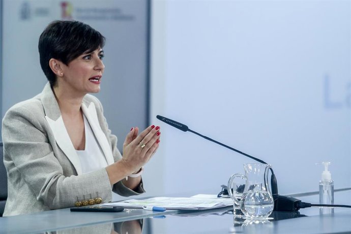 La ministra Portavoz y de Política Territorial, Isabel Rodríguez, comparece en rueda de prensa posterior al Consejo de Ministros celebrado en Moncloa, a 2 de noviembre de 2021, en Madrid (España)