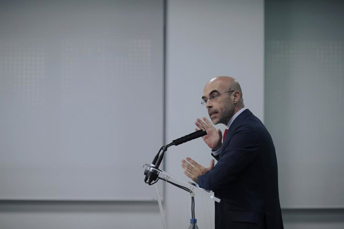 Archivo - El vicepresidente primero de Acción Política y eurodiputado de Vox, Jorge Buxadé, ofrece una rueda de prensa tras la reunión del Comité de Acción Política de la formación, a 20 de septiembre de 2021, en Madrid, (España).