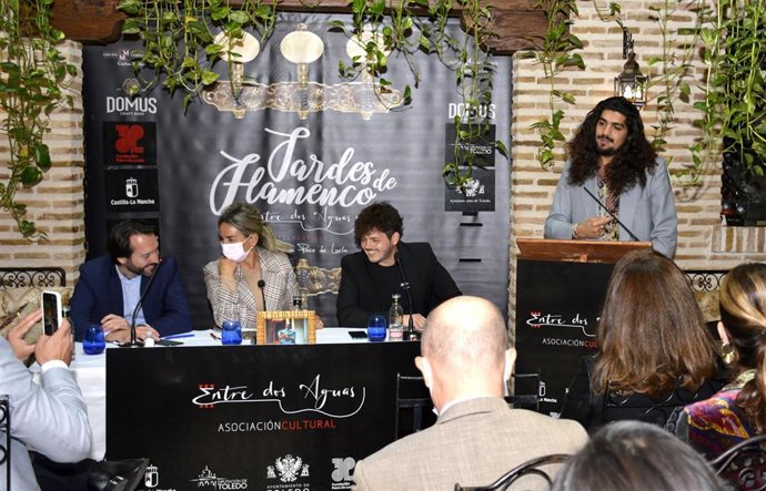 Presentación de la Asociación Cultural 'Entre dos aguas' en Toledo