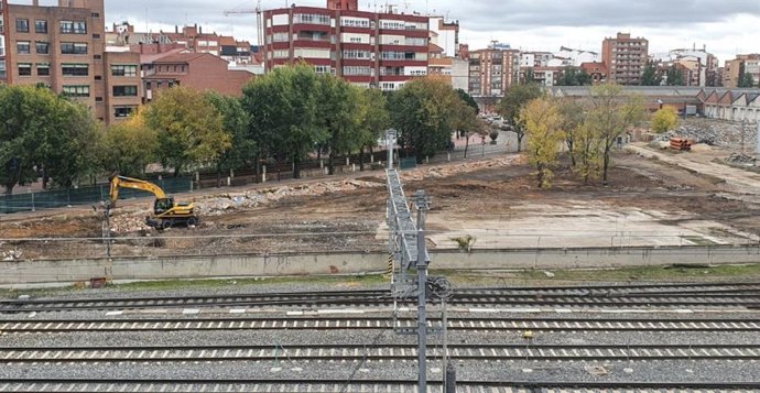 Obras en la zona donde se ejecutará el nuevo túnel entre Labradores y Panaderos y el barrio de Las Delicias.