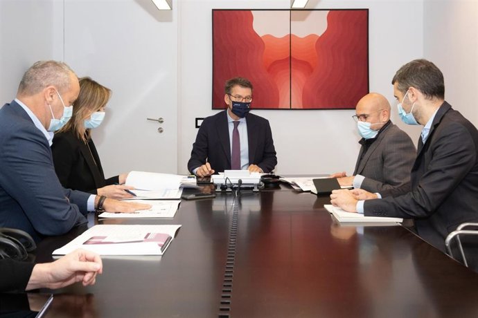 Feijóo se reúne con representantes de Cogami.