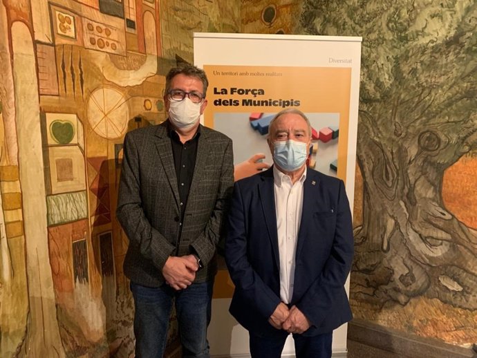 El presidente de la Diputación de Lleida, Joan Talarn, y el de la Diputación de Huesca, Miguel Gracia.