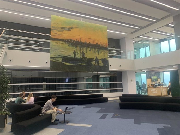 IE University acoge en IE Tower reproducciones a gran escala de obras del recorrido de la sostenibilidad del Museo Thyssen-Bornemisza