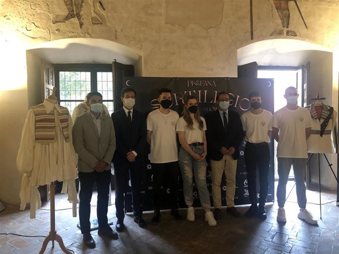 Presentación del pase en que Profana mostrará la colección Sortilegio completa