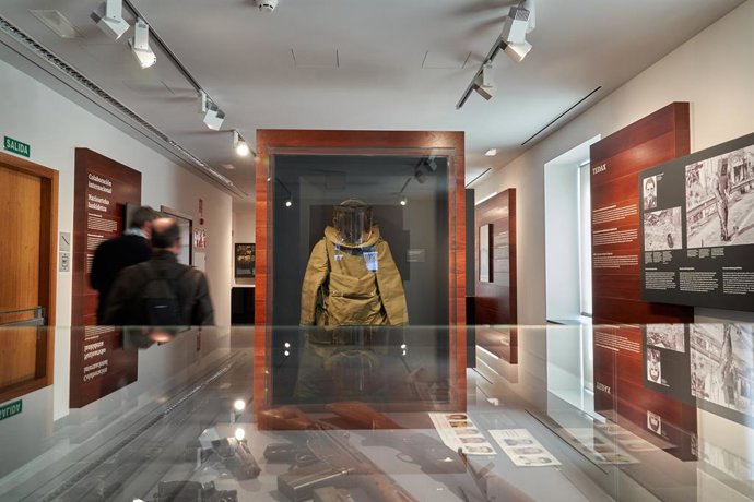 Archivo - Espacio sobre la respuesta policial al terrorismo en el nuevo Memorial de las Víctimas del Terrorismo, a 28 de mayo de 2021, en Vitoria, Euskadi (España). Este espacio museístico está dividido en seis salas. En ellas se puede conocer la histor