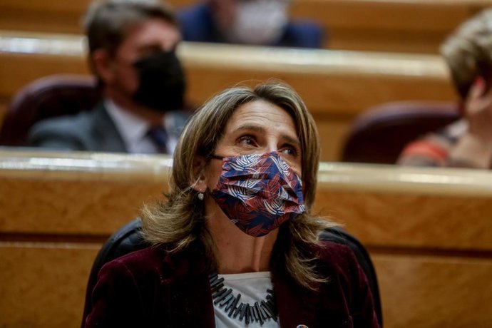 La vicepresidenta tercera y ministra de Transición Ecológica y Reto Demográfico, Teresa Ribera, durante una sesión de control al Gobierno en el Senado, a 2 de noviembre de 2021, en Madrid, (España). Las medidas para frenar la subida del precio de la luz