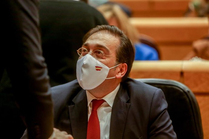 El ministro de Asuntos Exteriores, Unión Europea y Cooperación, José Manuel Albares, durante una sesión de control al Gobierno en el Senado, a 2 de noviembre de 2021, en Madrid, (España). Las medidas para frenar la subida del precio de la luz y las disc