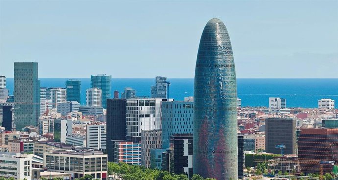 Archivo - La Torre Glries abrirá su mirador al público durante la primavera del 2022