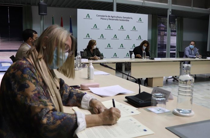 Firma de los convenios de colaboración.