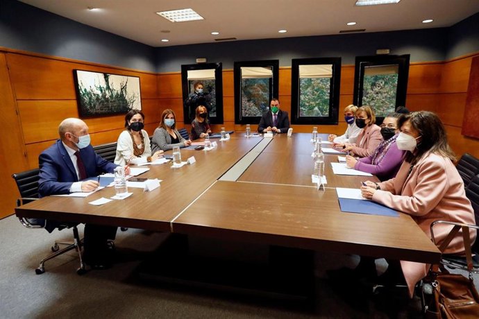 Reunión entre el Gobierno del Principado, FSA-PSOE y Podemos sobre los presupuestos autonómicos para 2022