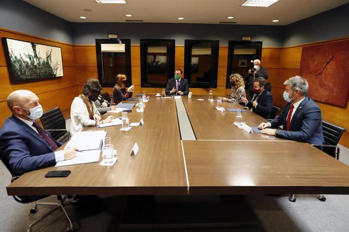 El Gobierno del Principado inicia la ronda de contactos con los grupos parlamentarios para negociar los presupuestos de 2022