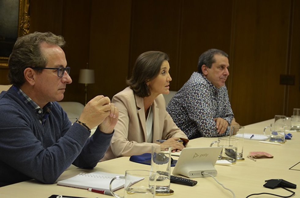 Reunión de la ministra de Industria, Reyes Maroto, con una delegación de UGT FICA.