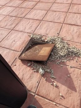 Arqueta fracturada tras el robo de cableado en Pulpí (Almería).