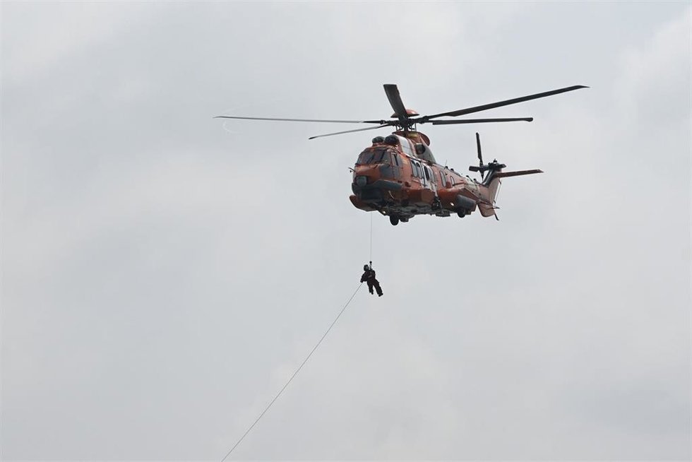 Archivo - El helicóptero Helimer de Salvamento Marítimo durante un ejercicio de exhibición de rescate