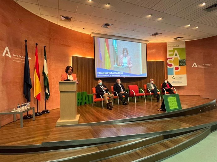 La viceconsejera de Salud y Familias, Catalina García, en la inauguración del I Congreso Virtual Andavac