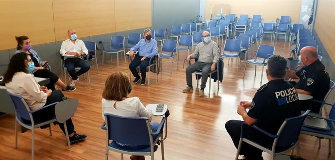 Reunión entre Seguridad Ciudadana y Servicios Sociales del Ayuntamiento de Palma junto con el Instituto Mallorquín de Asuntos Sociales (IMAS).