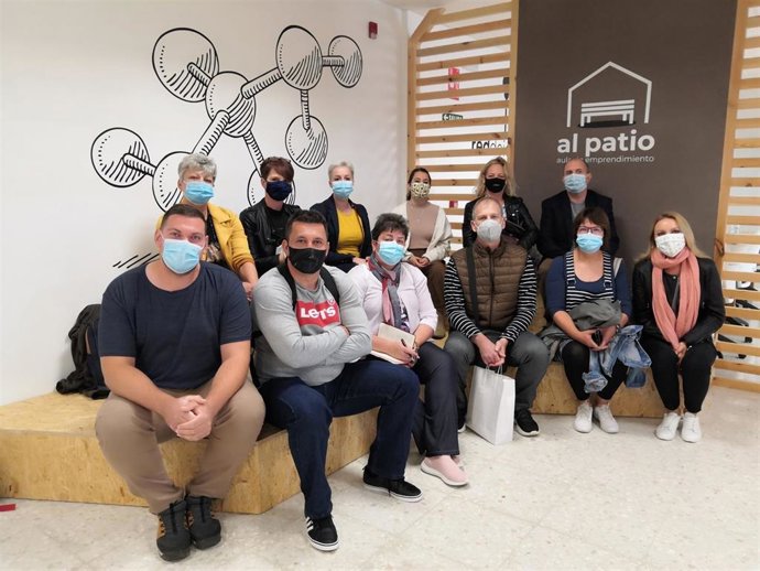 Profesores de Hungría en la Escuela de la Madera de Encinas Reales.