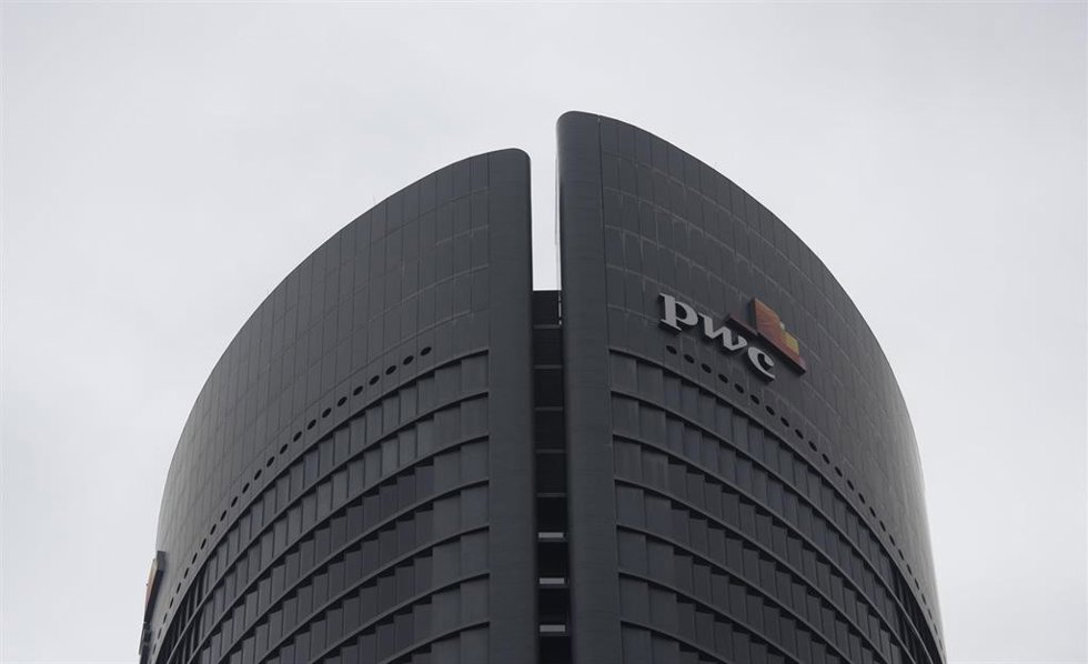 Archivo - Torre de PwC en España, en Madrid (España), a 22 de febrero de 2021.