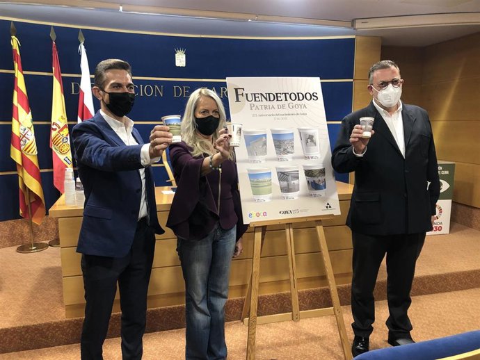 Presentación de la edición especial de los vasos de Eboca en la DPZ