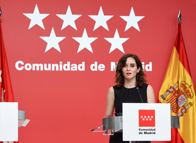 La presidenta de la Comunidad de Madrid, Isabel Díaz Ayuso, responde a los medios tras una reunión del Consejo de Gobierno de la Comunidad de Madrid, en la Real Casa de Correos