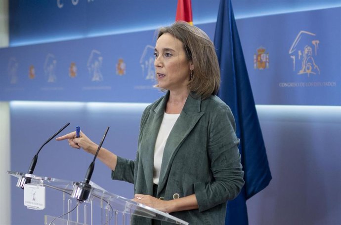 La portavoz parlamentaria del PP, Cuca Gamarra, durante una rueda de prensa en el Congreso de los Diputados, a 29 de octubre de 2021, en Madrid (España). 