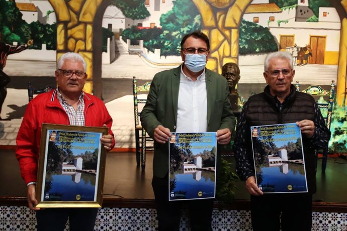 El delegado municipal de Flamenco, Enrique Pavón, ha presentado con la junta directiva de la Peña este miércoles los detalles del certamen 2021.