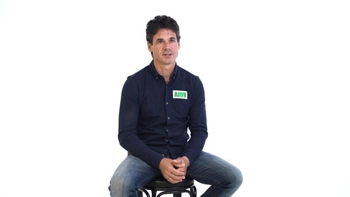 El expiloto de motociclismo Álex Crivillé, embajador de AMV Seguros