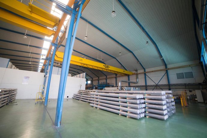 Archivo - Interior de las instalaciones de la empresa Extrusión Toledo, innovadora en la fabricación de perfiles metálicos