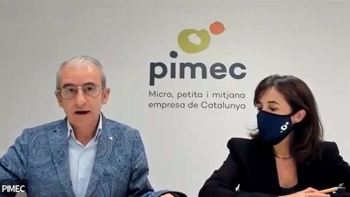 El secretari general de Pimec, Josep Ginesta, i la directora de l'rea de treball de Pimec, Sílvia Miró, en la roda de premsa