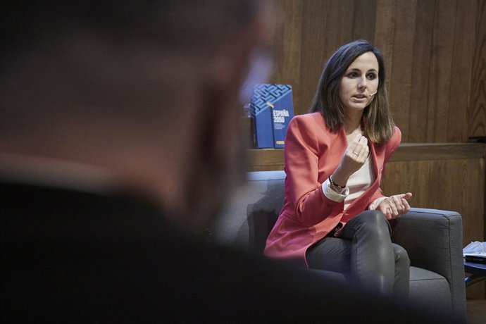 La ministra de Derechos Sociales y Agenda 2030, Ione Belarra, participa en una mesa redonda de  'Diálogos sobre el futuro: la Desigualdad y la Pobreza' en el Palacio del Condestable de Pamplona, a 21 de octubre de 2021, en Pamplona, Navarra, (España).