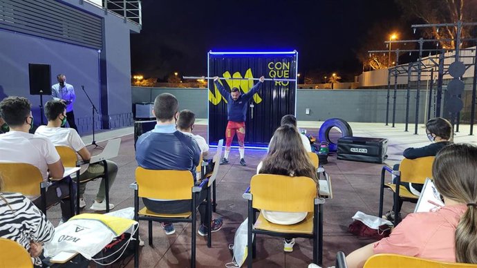 El halterófilo Josué Brachi en el encuentro del Programa Mentor 10 en Huelva.