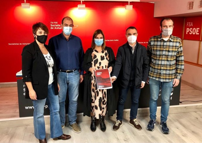 Norma Bernad, Luis Ramón Fernández Huerga, Gimena Llamedo, Iván Fernández e Iván Allende