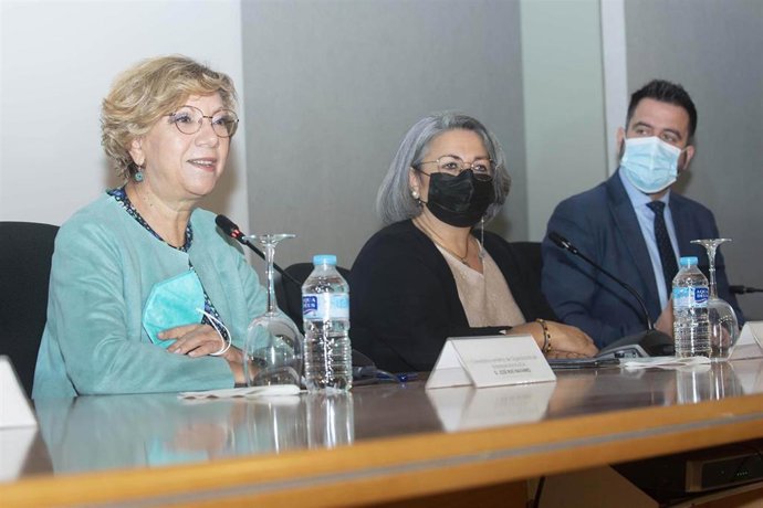 Carmen Collado en el foro FEM con Gemma García y Fran González.