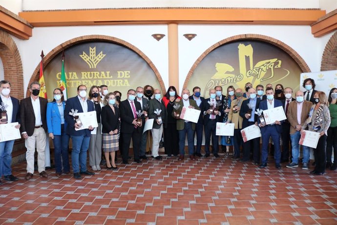 Caja Rural de Extremadura entrega los Premios Espiga al Jamón DO Dehesa de Extremadura y Cava