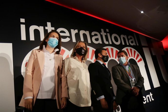 Autoridades en la inauguración del International Summit Travel Management.