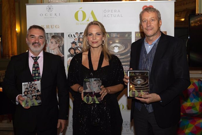 Archivo - Los Premios Ópera Actual reconocen a Elina Garanca, Xavier Anduaga y el Teatro de la Zarzuela