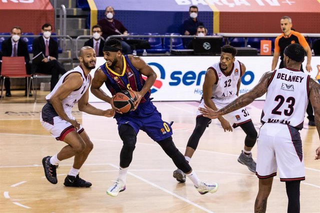 Archivo - Brandon Davies of Fc Barcelona during the Turkish Airlines EuroLeague match between Fc Barcelona and AX Armani Exchange Milan at Palau Blaugrana on December 11, 2020 in Barcelona, Spain.
