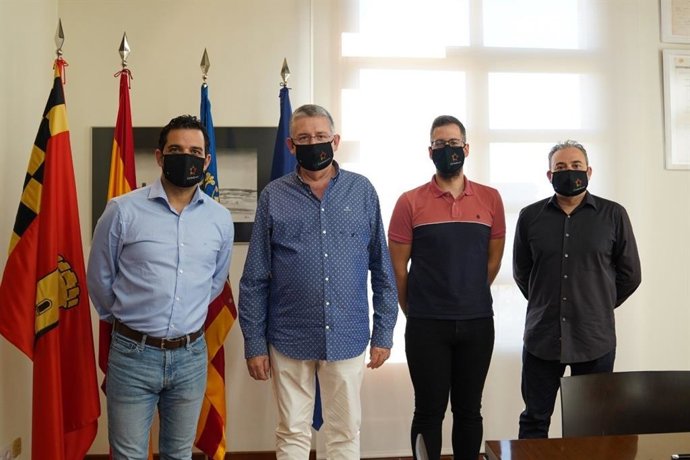 El alcalde de Paterna, Juan Antonio Sagredo y el Teniente Alcalde de Cultura del Esfuerzo y Modernización, José Manuel Mora se reúne con el presidente de Confedecom , Salvador Fabregat,